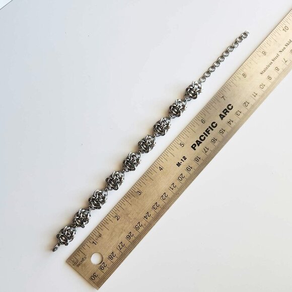 Vintage medieval elf style silver orc weave chainmail bracelet - Picture 10 of 11